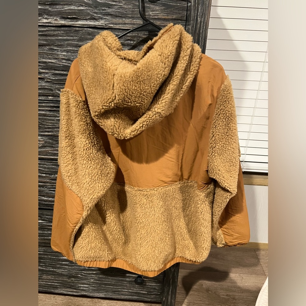 Women’s Patagonia pullover